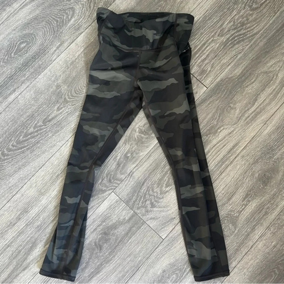 Athleta Black Ultimate Camo Tight Supersonic - Picture 3 of 6
